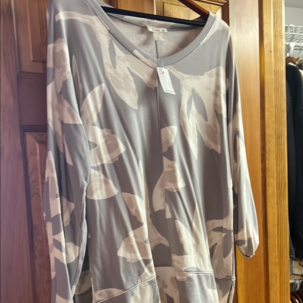 LOFT Gray and Cream Floral Top